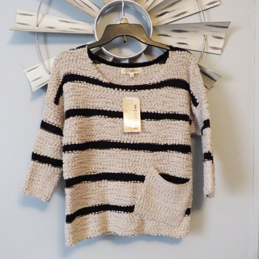 NWT Rewind Chunky Knit Cropped Sweater Size Medium‎